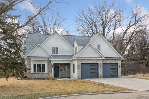 1032 Gardner Street E Wayzata MN 55391