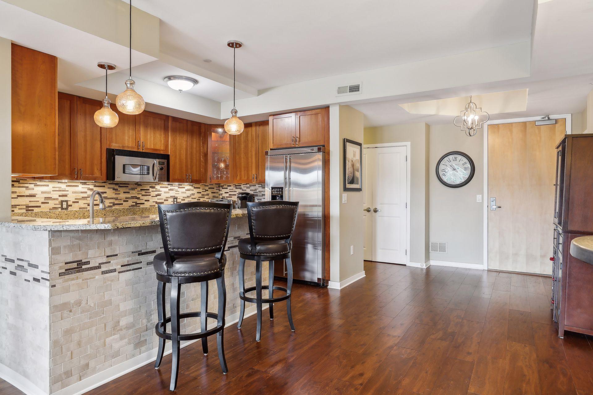 501 Main Street N 202