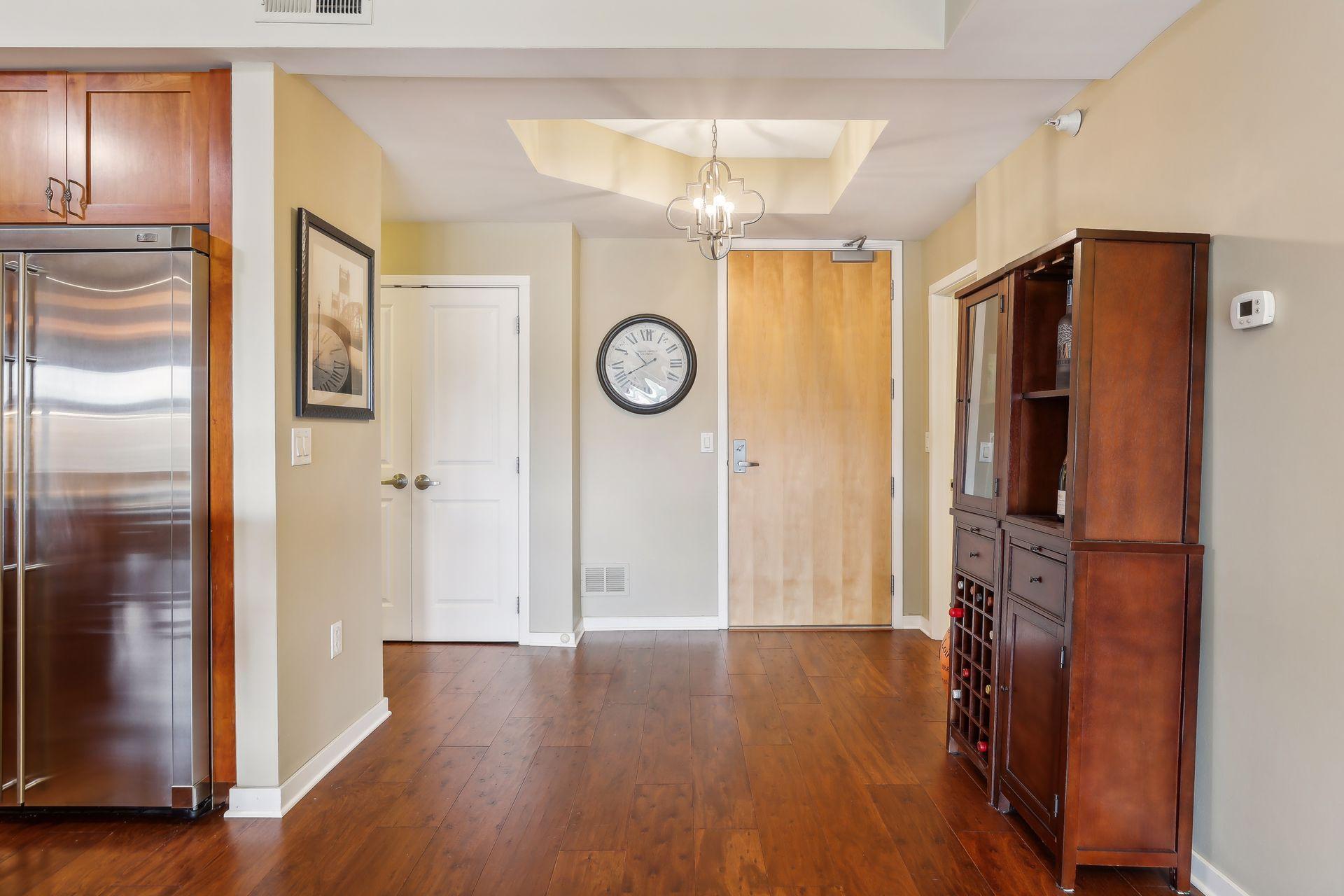 501 Main Street N 202