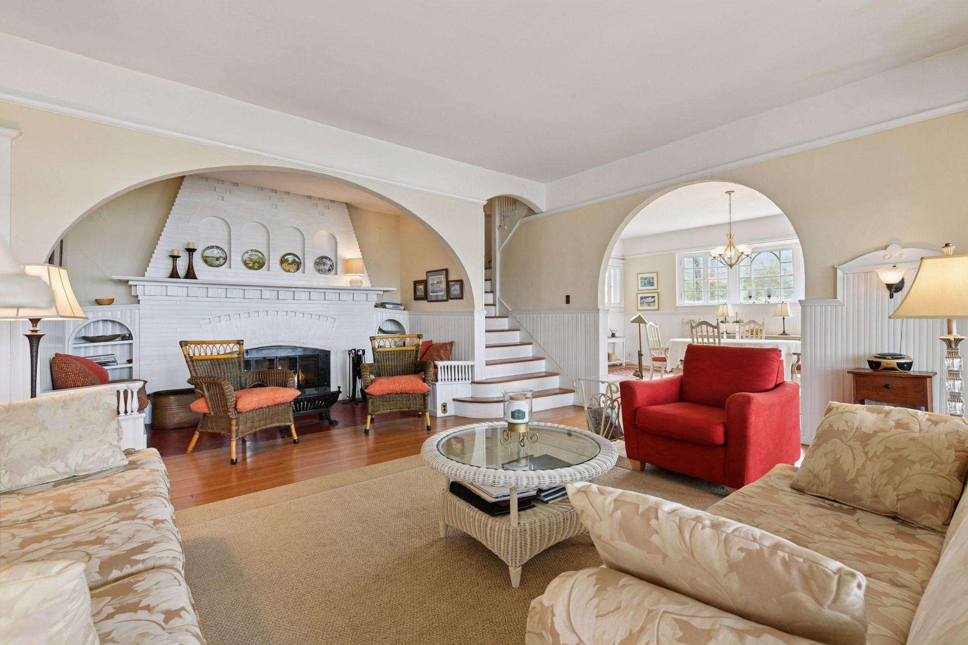 3022 Shoreline Drive