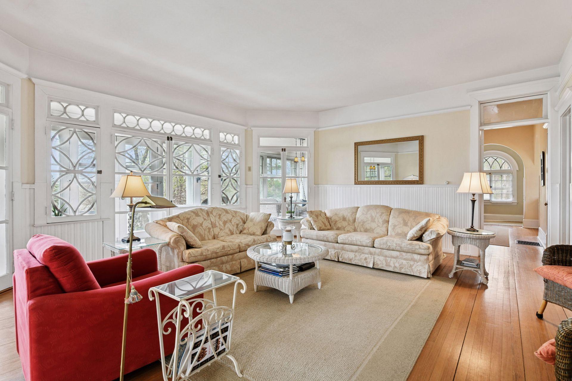 3022 Shoreline Drive