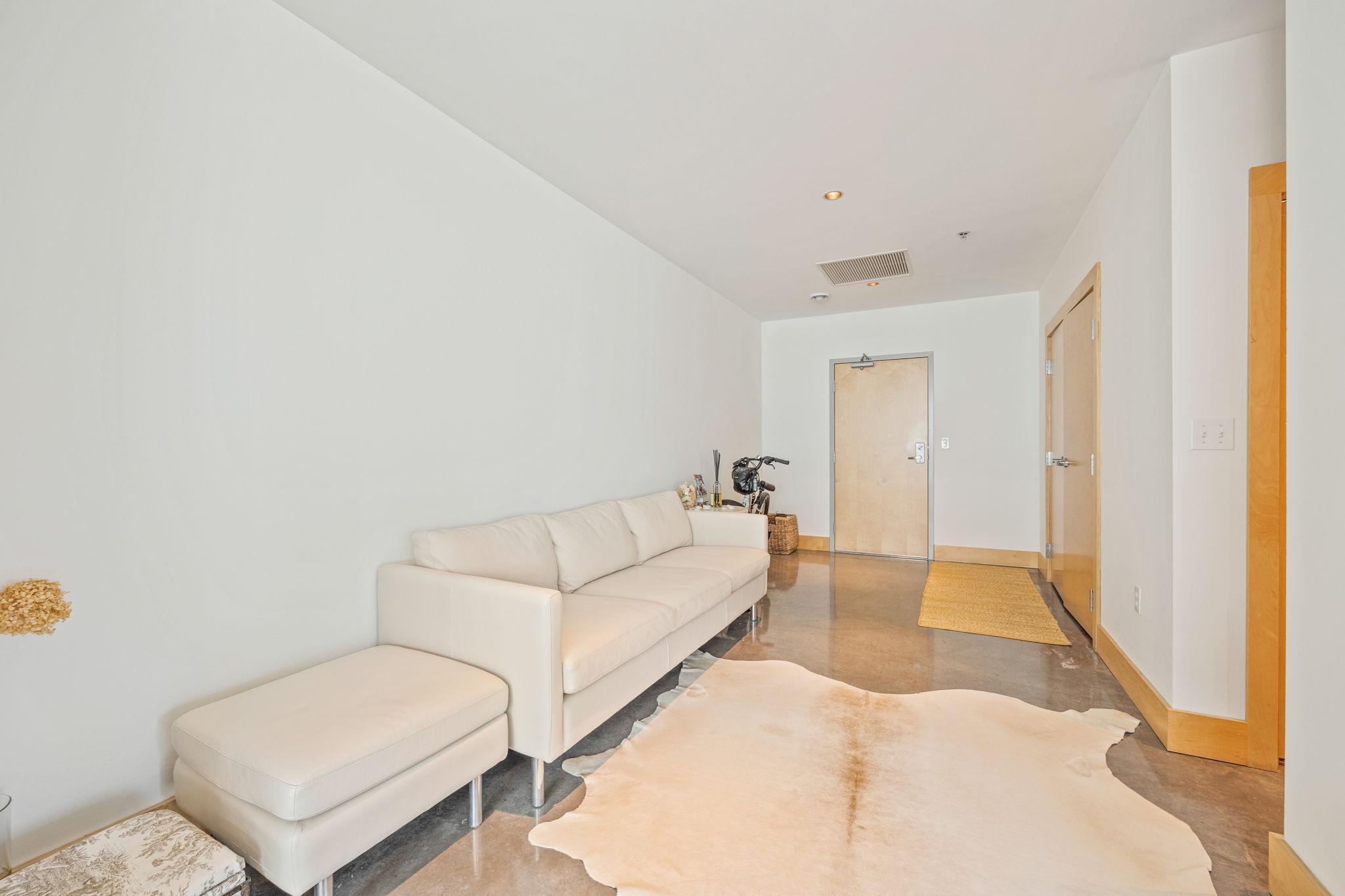 Minneapolis, Minnesota, 55401, United States, 2 Bedrooms Bedrooms, ,3 BathroomsBathrooms,Residential,Active,1756828