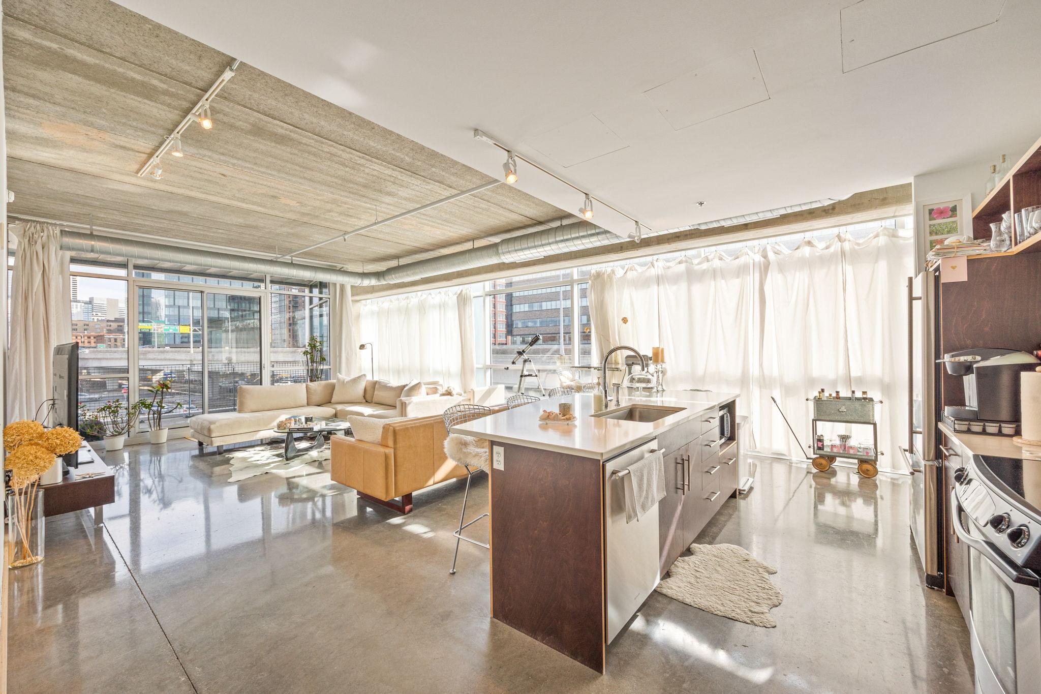 Minneapolis, Minnesota, 55401, United States, 2 Bedrooms Bedrooms, ,3 BathroomsBathrooms,Residential,Active,1756828
