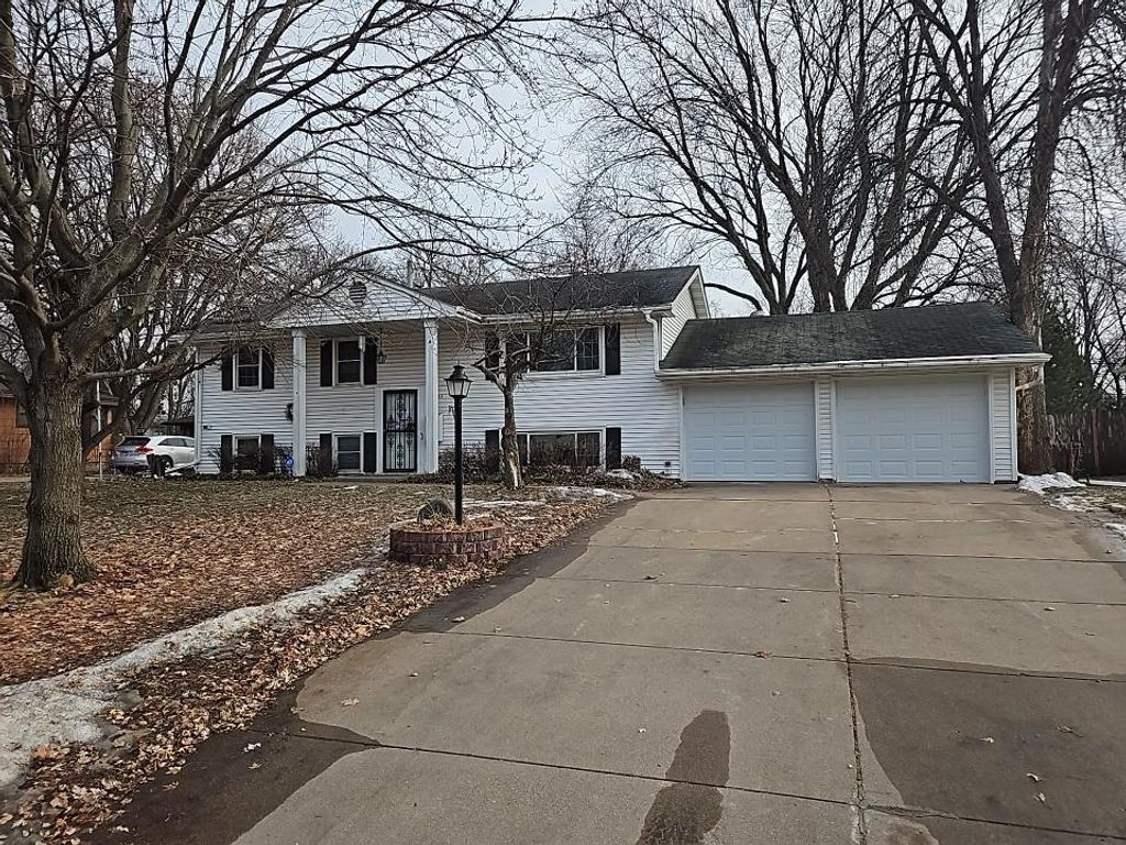 Photo of 6017 Bethia Lane, Minneapolis, MN 55429 (MLS # 7032721)