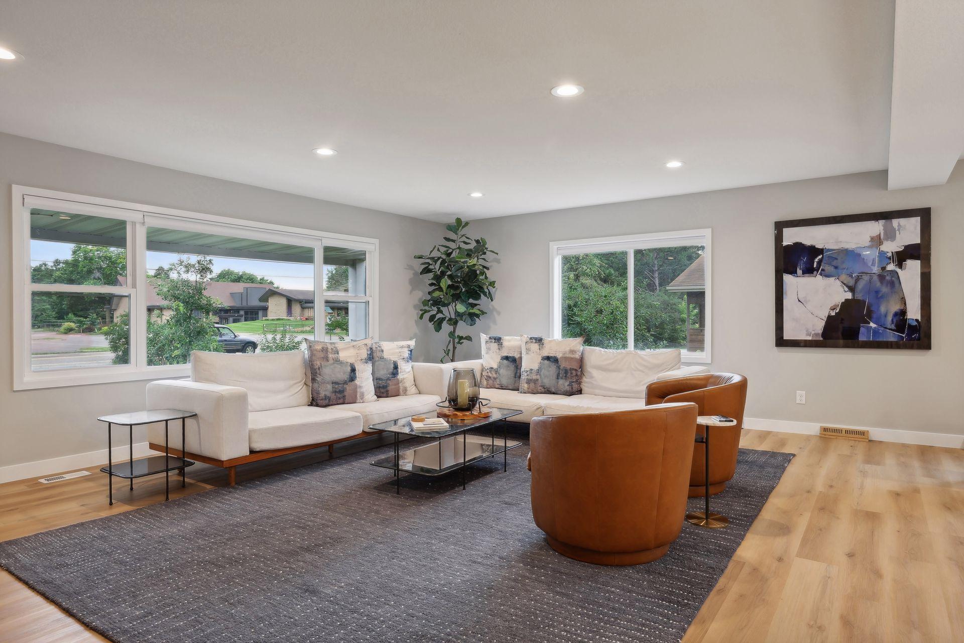 3098 Victoria Street N