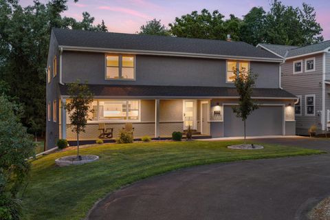 3098 Victoria Street N Roseville MN 55113