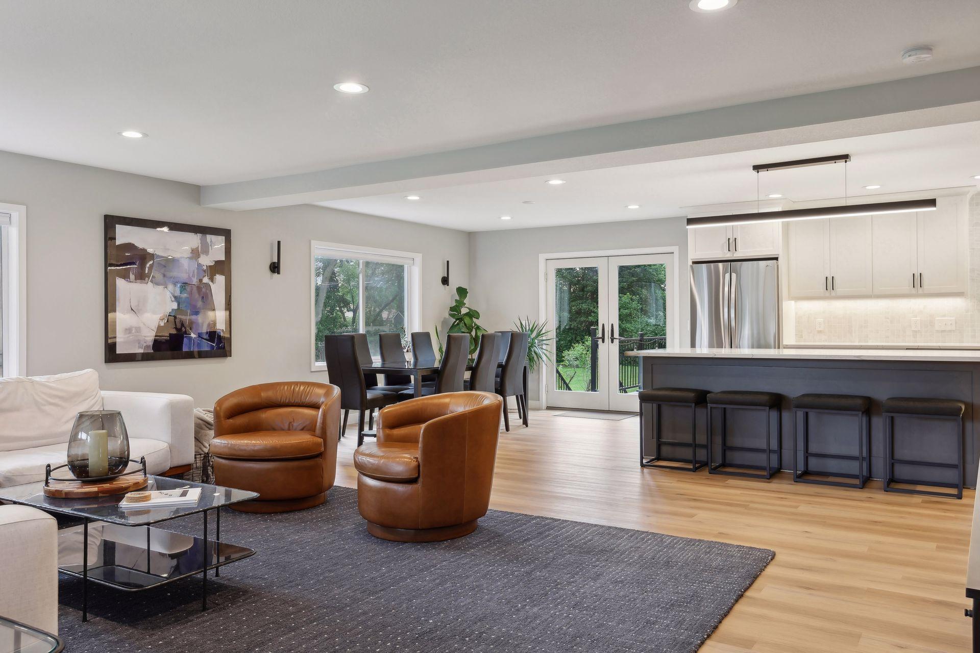 3098 Victoria Street N