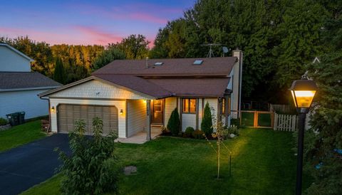 1865 Deer Hills Trail Eagan MN 55122