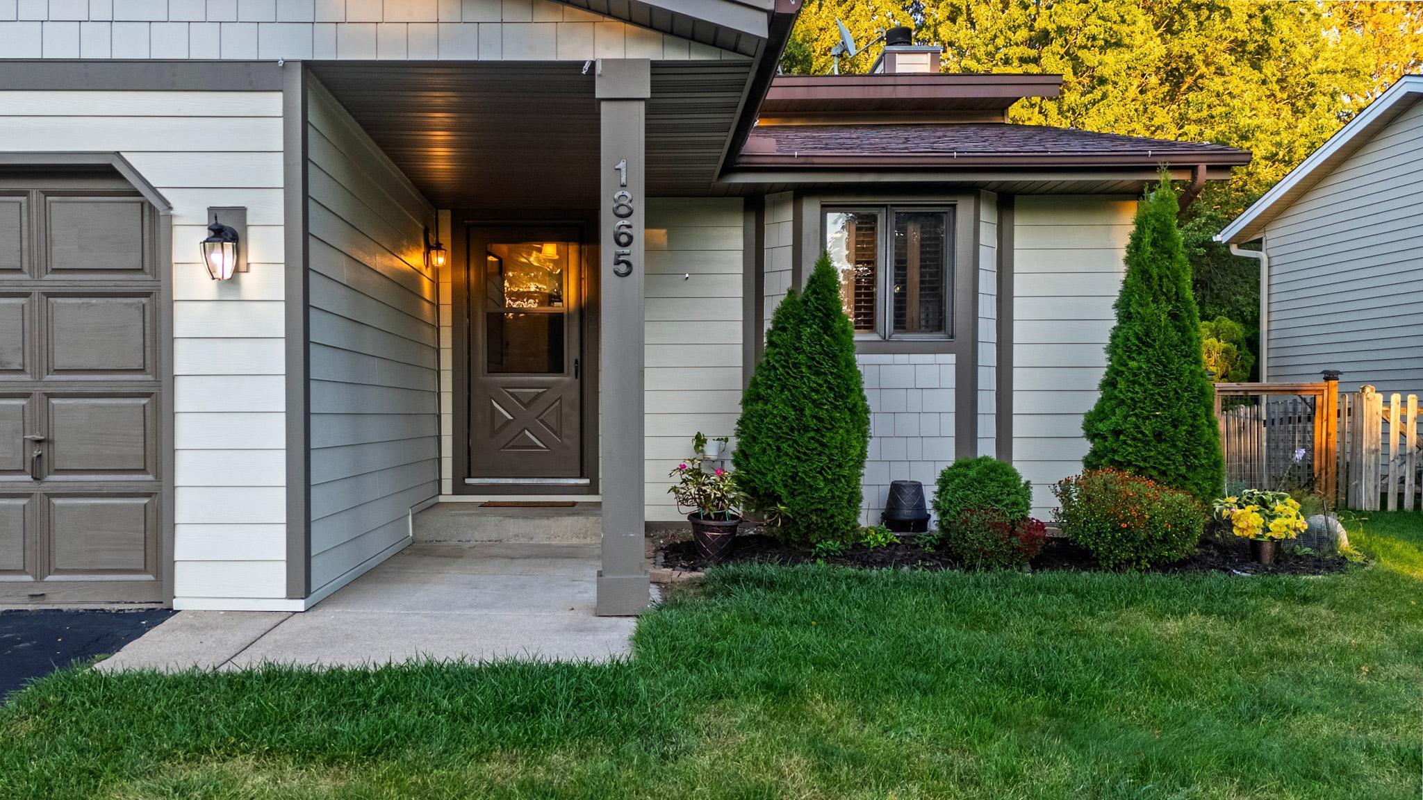 1865 Deer Hills Trail