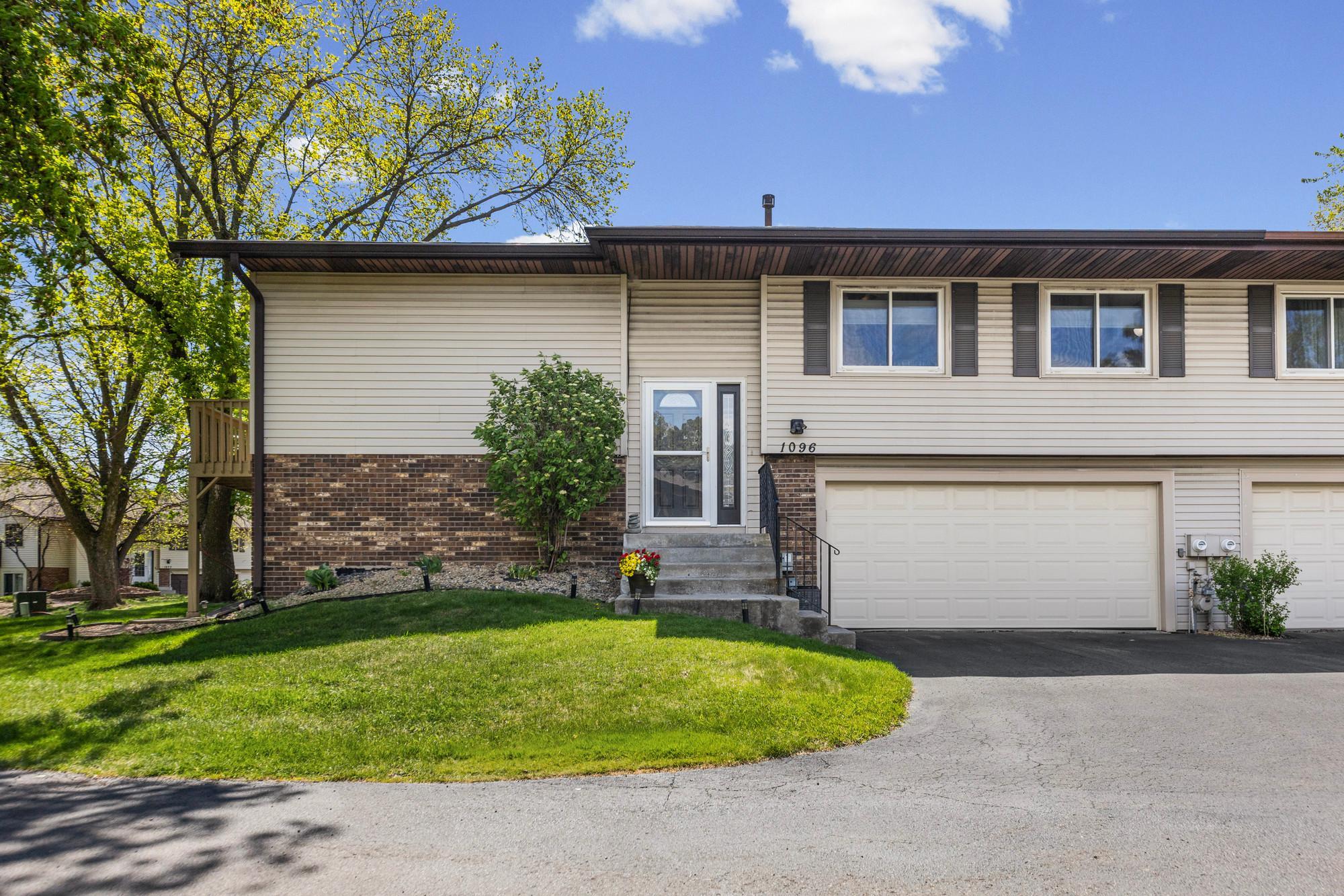 1096 Churchill Place