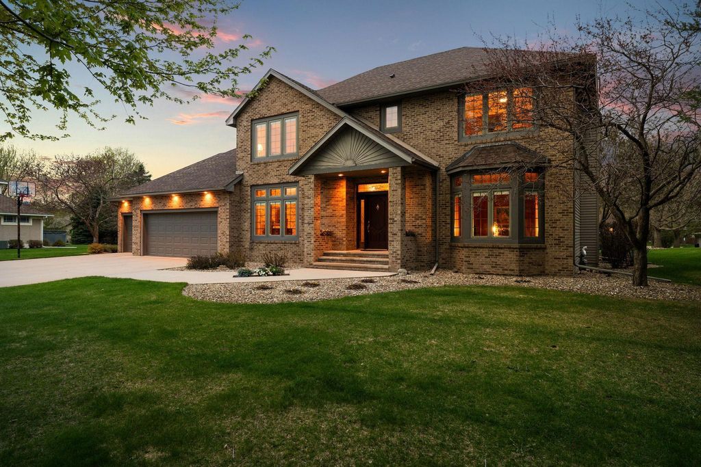 Photo of 805 27th Street SW, Austin, MN 55912 (MLS # 7062284)