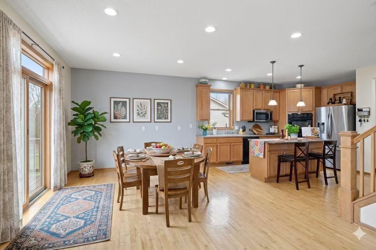 10803 Hawthorn Trail