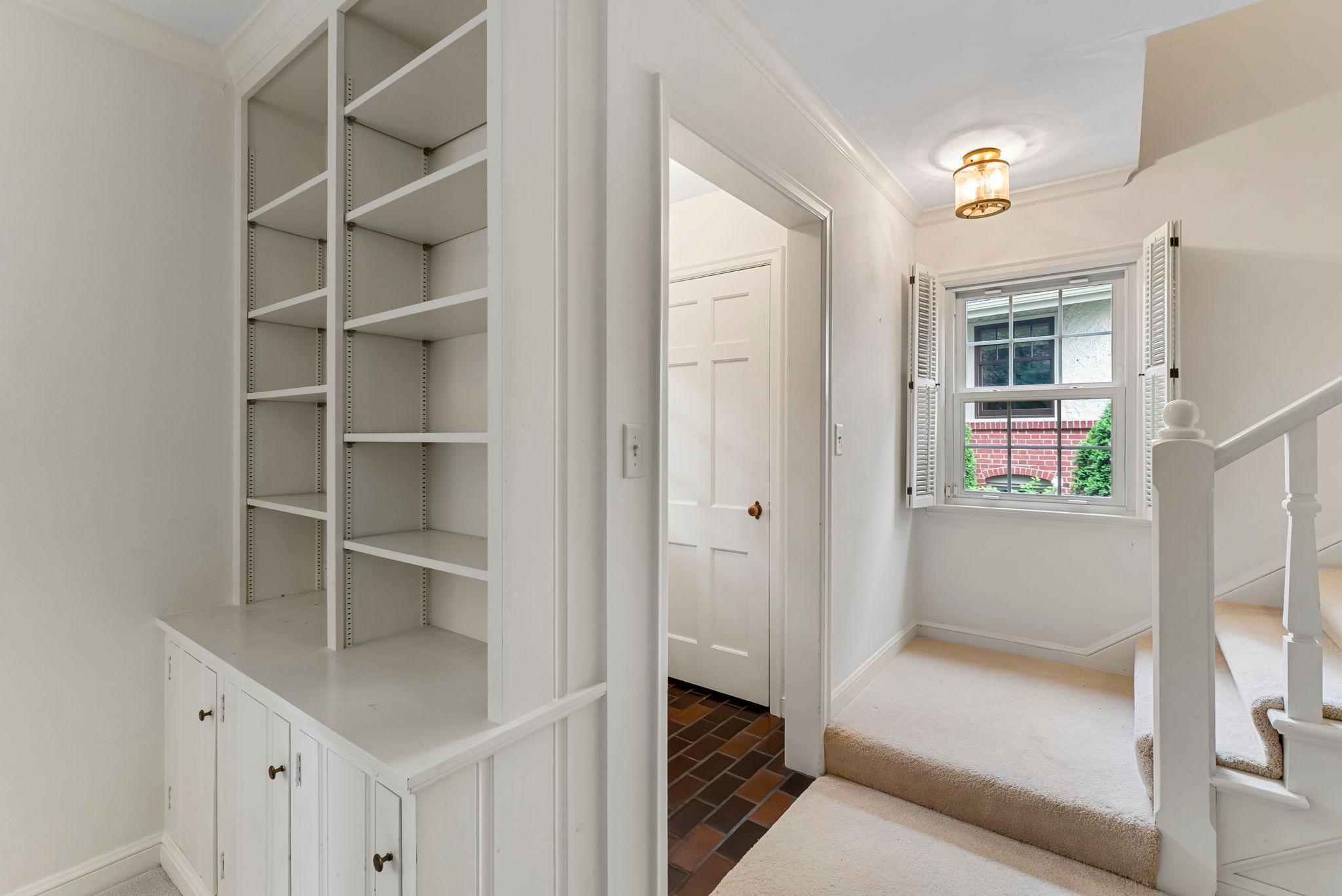 2129 Kenwood Parkway