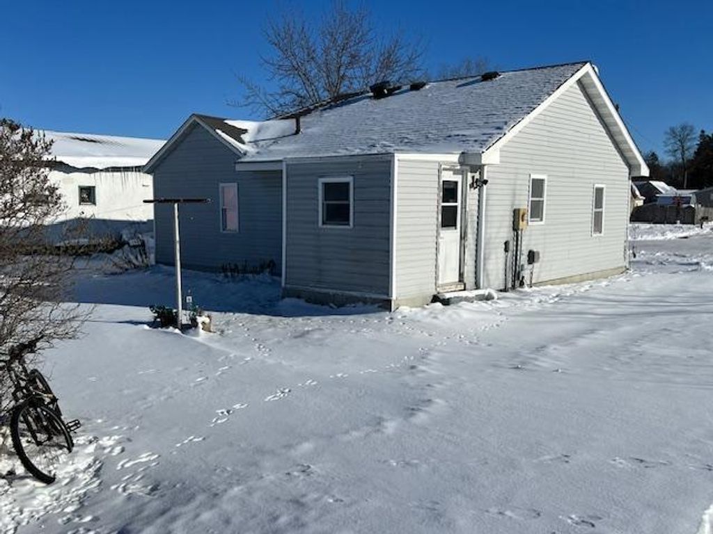 Photo of 401 4th Street NW, Wadena, MN 56482 (MLS # 7001029)