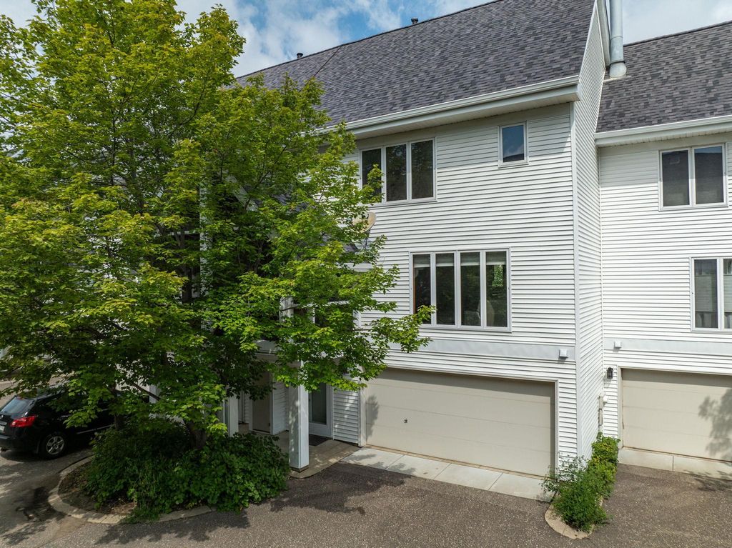 Photo of 921 / 923 Dartmouth Place SE, Minneapolis, MN 55414 (MLS # 7034035)