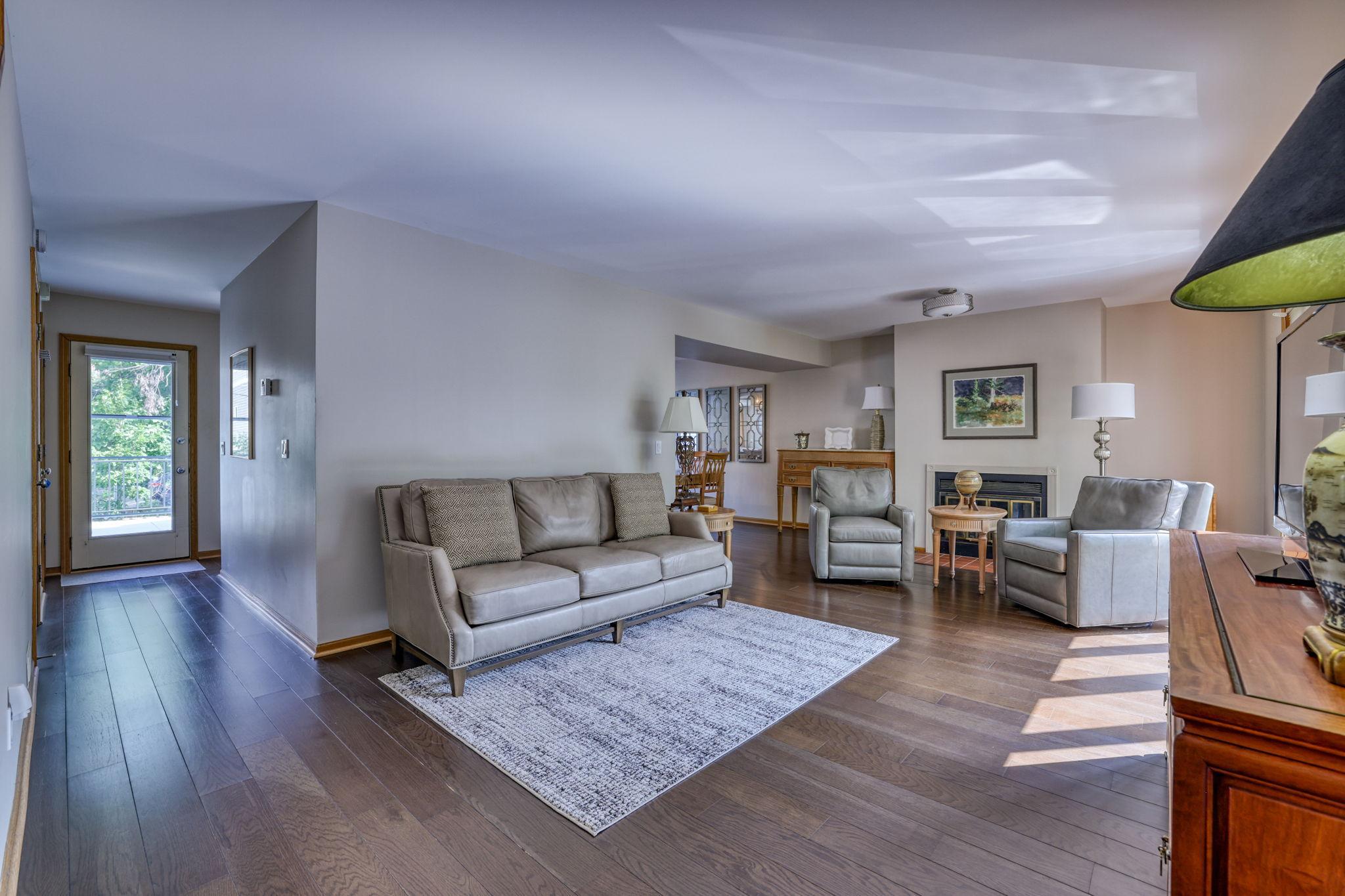 921 / 923 Dartmouth Place SE