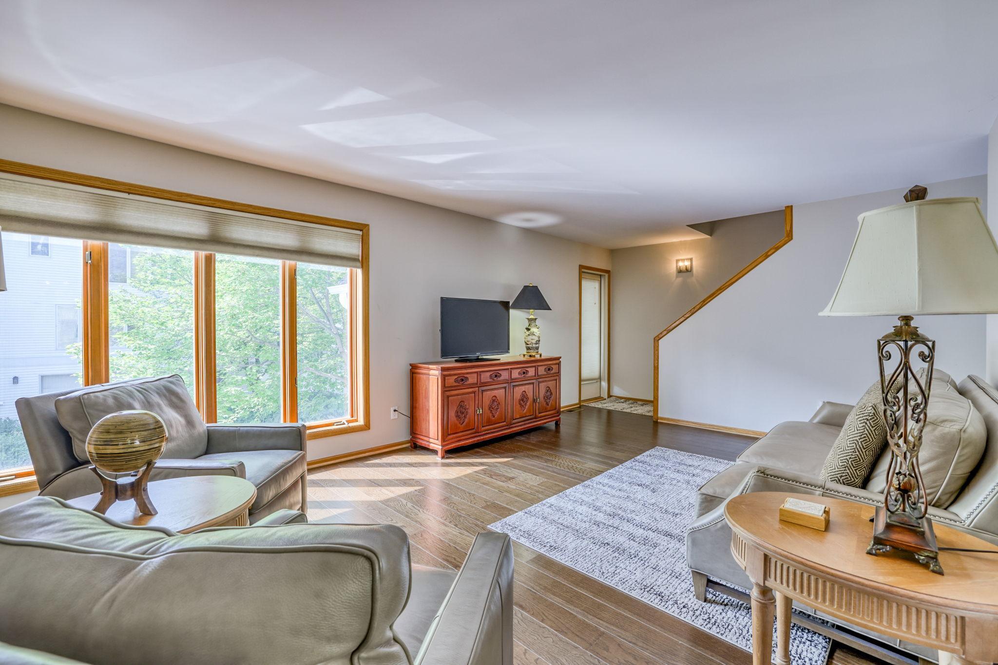 921 / 923 Dartmouth Place SE