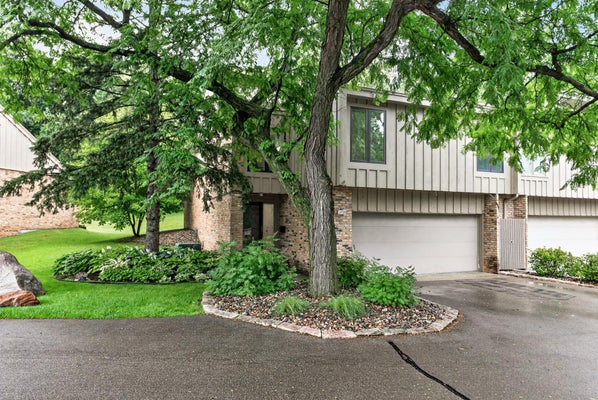 5725 DUNCAN LN, MINNEAPOLIS, MN 55436 - Image 4ce9782fedafb009d117fdd6db7991bd/677823235
