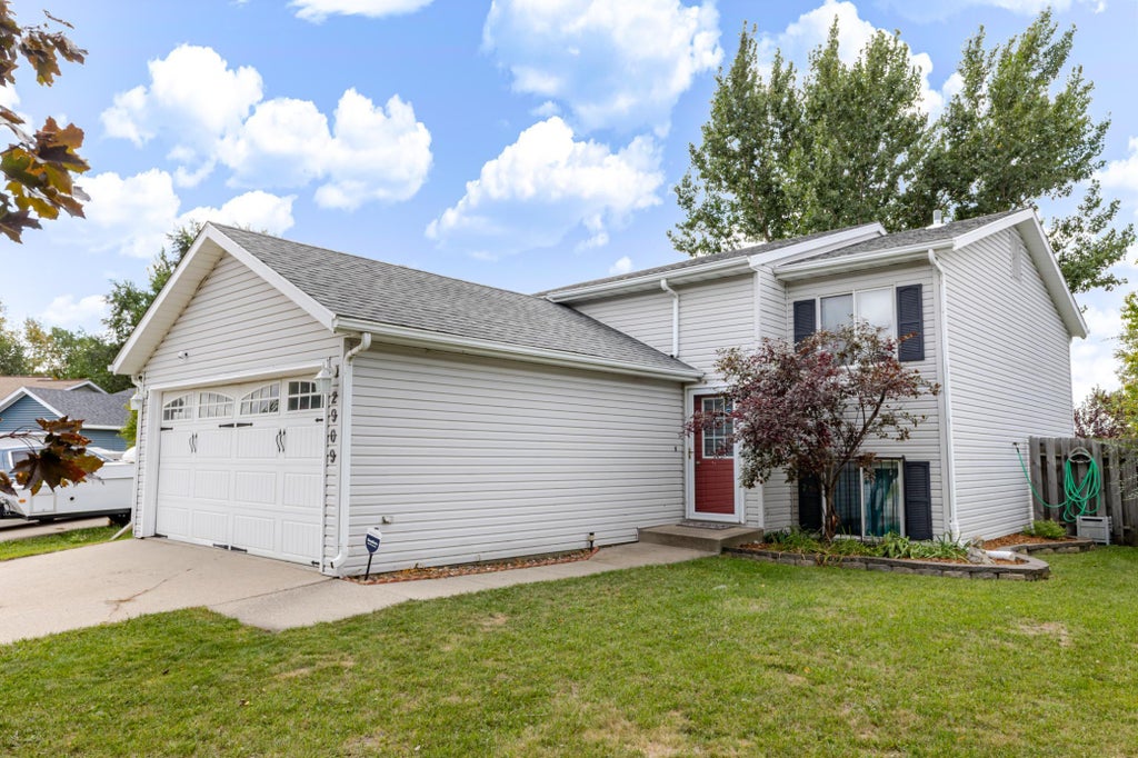 Photo of 2909 29th Avenue Circle S, Moorhead, MN 56560 (MLS # 7149015)