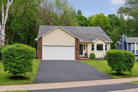 17698 S Shore Lane W Eden Prairie MN 55346