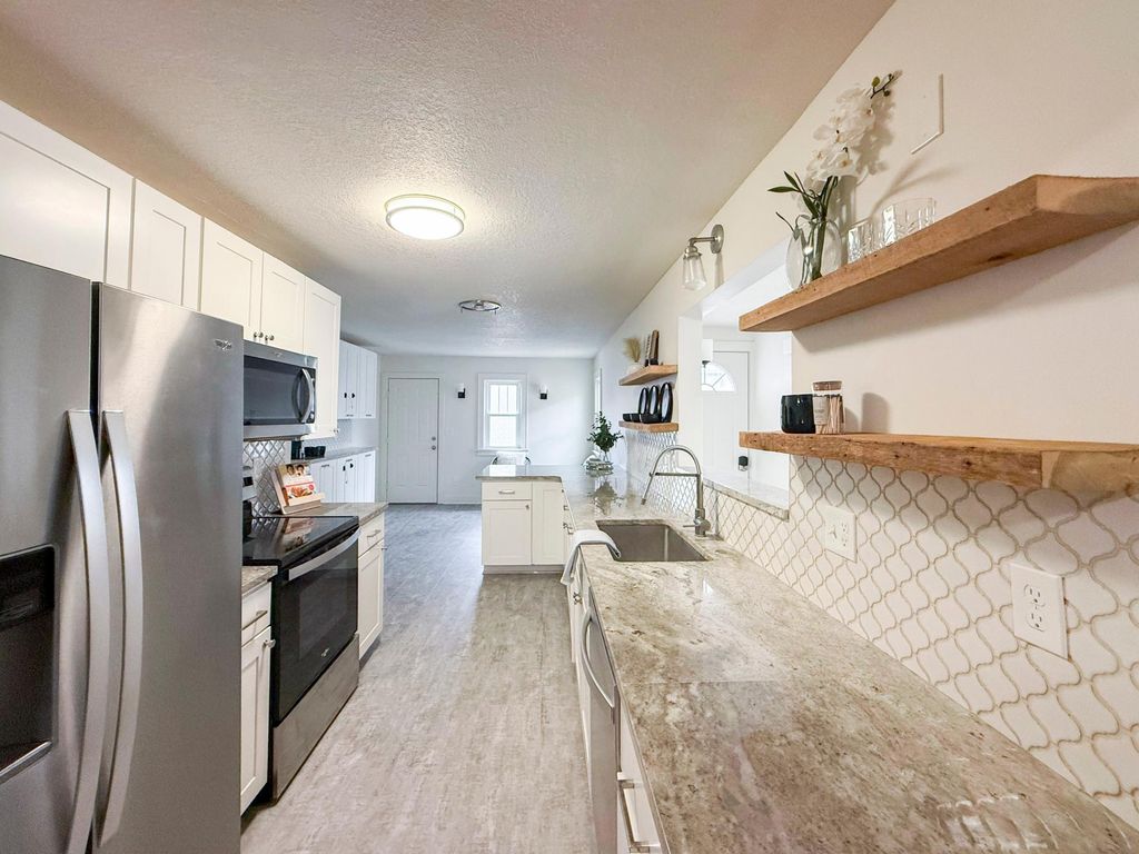 Photo of 913 1st Street NW, Rochester, MN 55901 (MLS # 7052074)