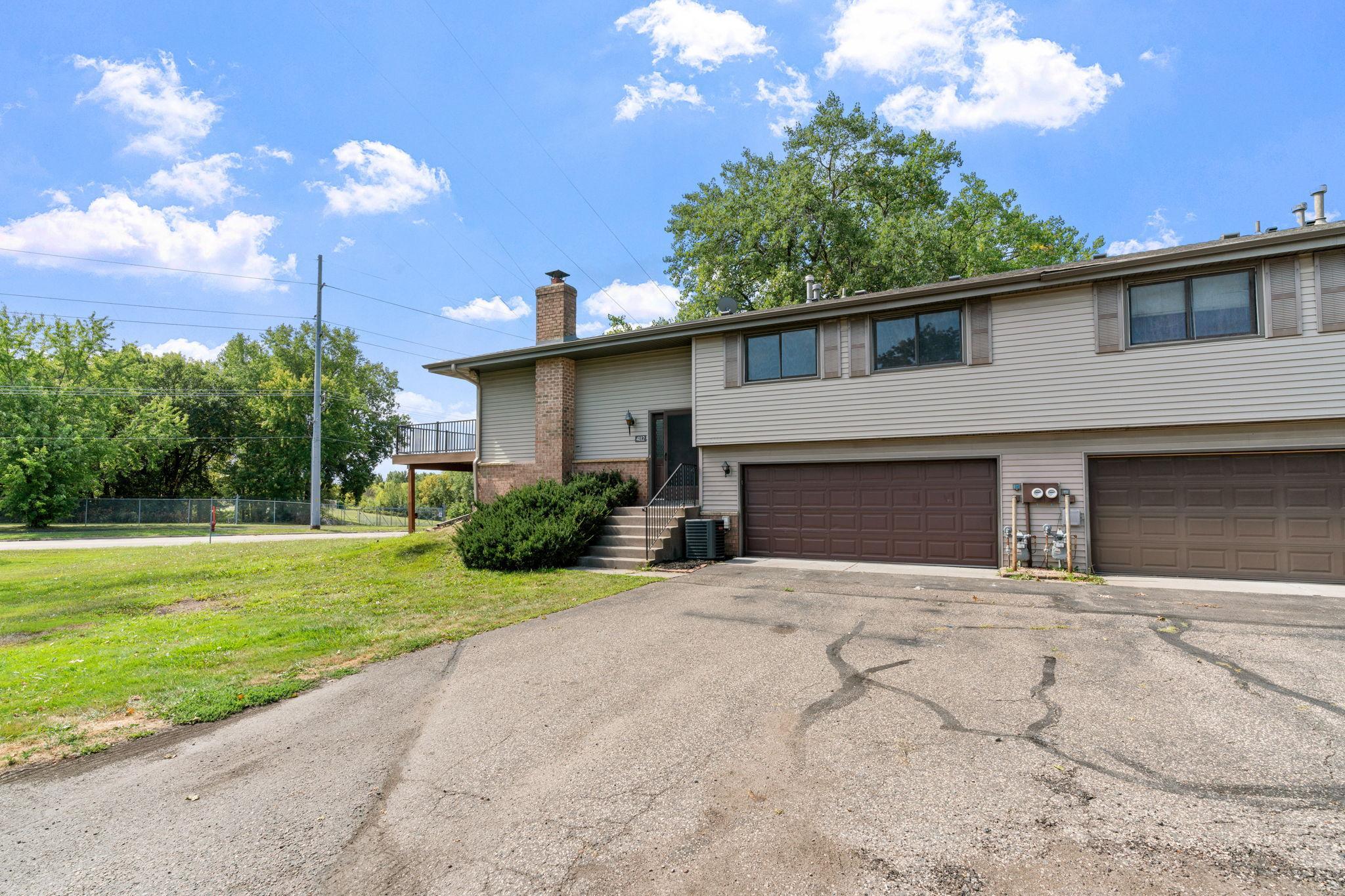 4112 Sylvia Lane S