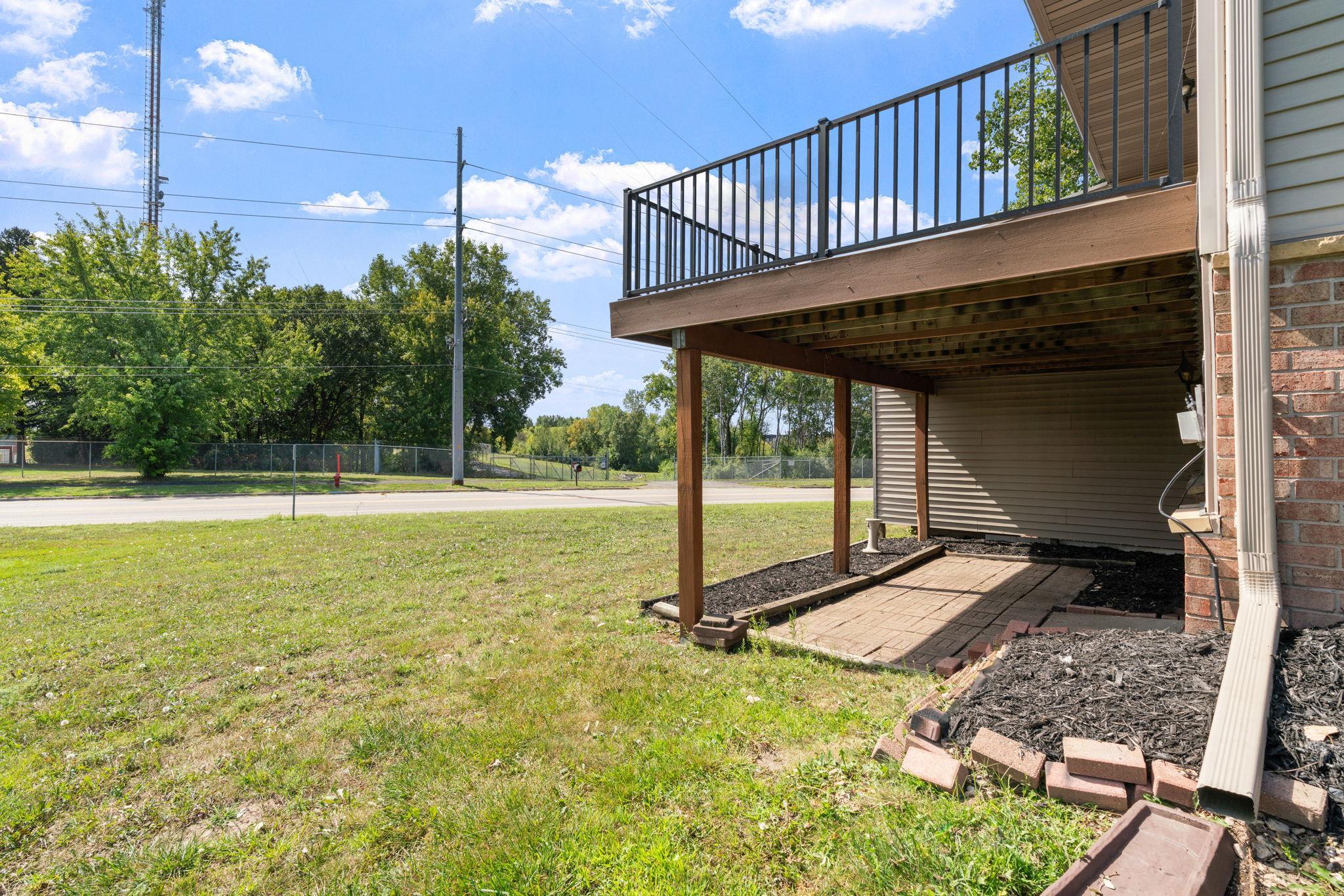 4112 Sylvia Lane S