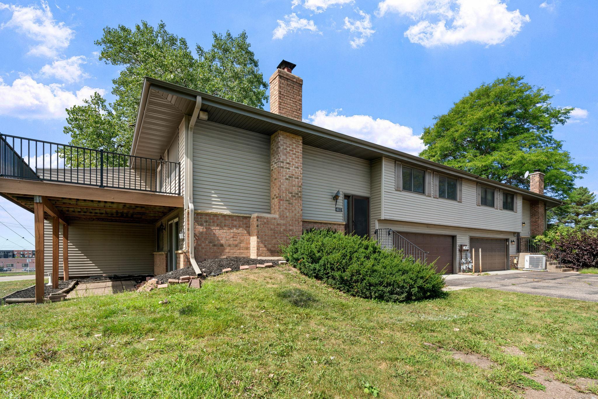 4112 Sylvia Lane S