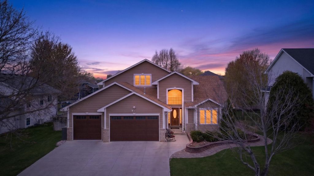 Photo of 9325 Austrian Pine Avenue N, Brooklyn Park, MN 55443 (MLS # 7061183)