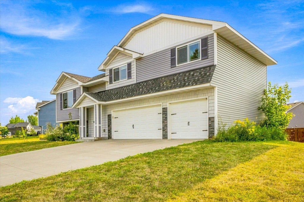 Photo of 805 Highview Loop SE, Pine City, MN 55063 (MLS # 7126881)