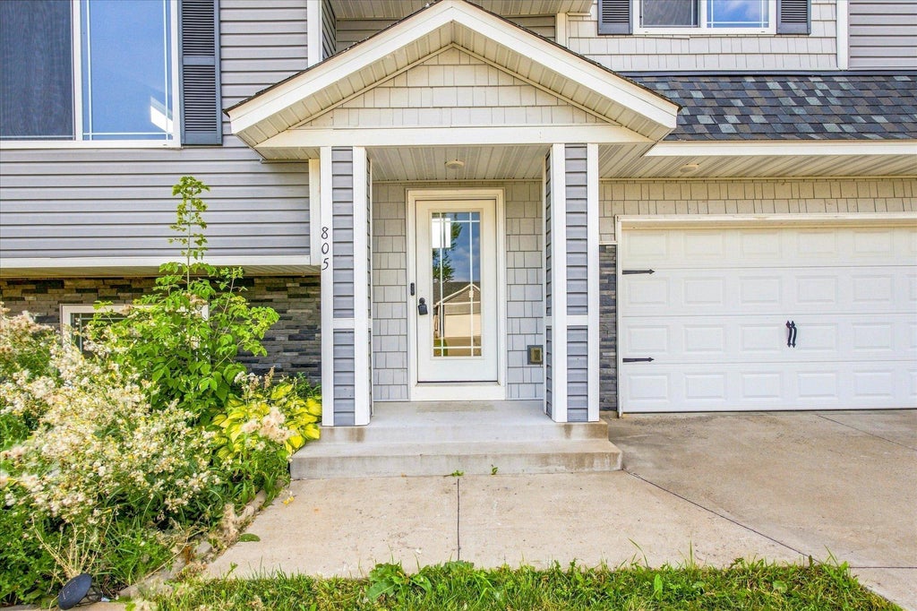 Photo of 805 Highview Loop SE, Pine City, MN 55063 (MLS # 7126881)