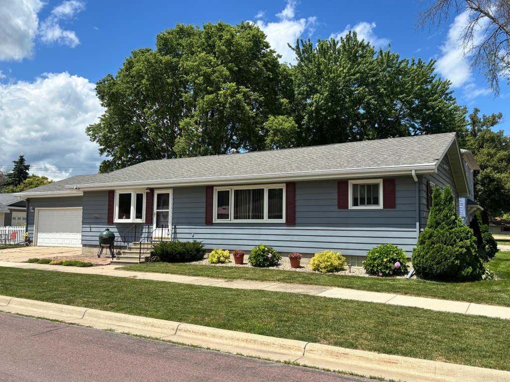 Photo of 1101 N North Avenue, Fairmont, MN 56031 (MLS # 7094004)