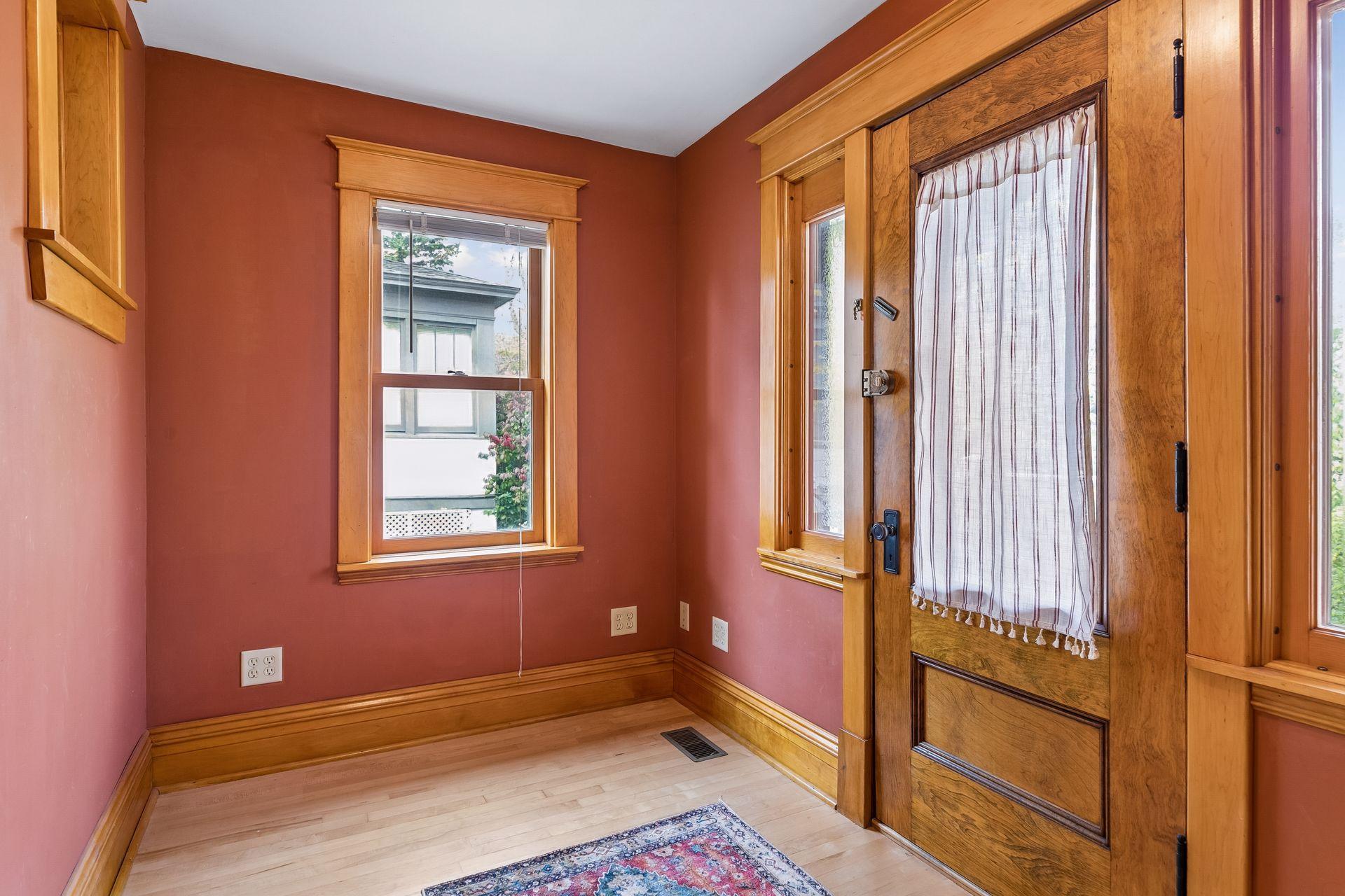 314 Baker Street W