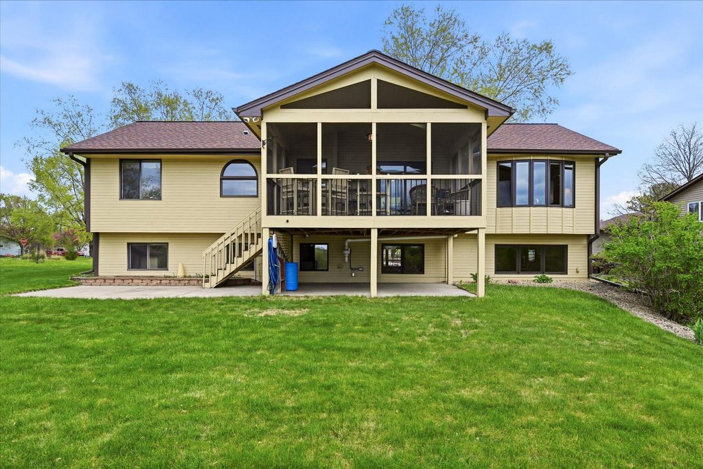 Photo of 1471 Summit Avenue, Saint Paul Park, MN 55071 (MLS # 7069555)