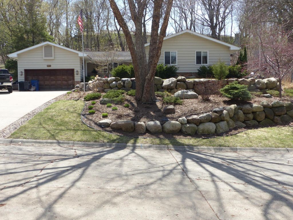 Photo of 5833 Creek Valley Road, Edina, MN 55439 (MLS # 7028079)