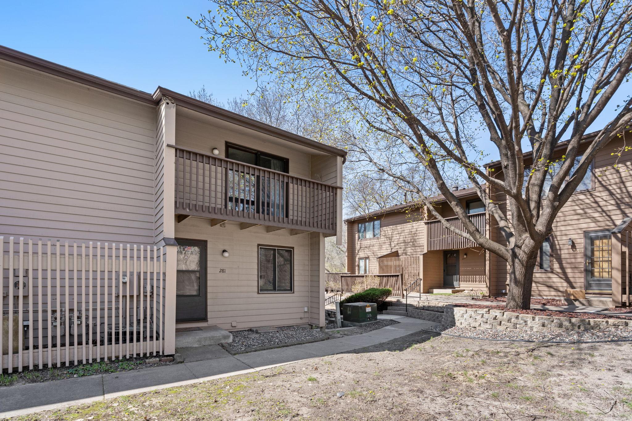 281 W Eagle Lake Drive