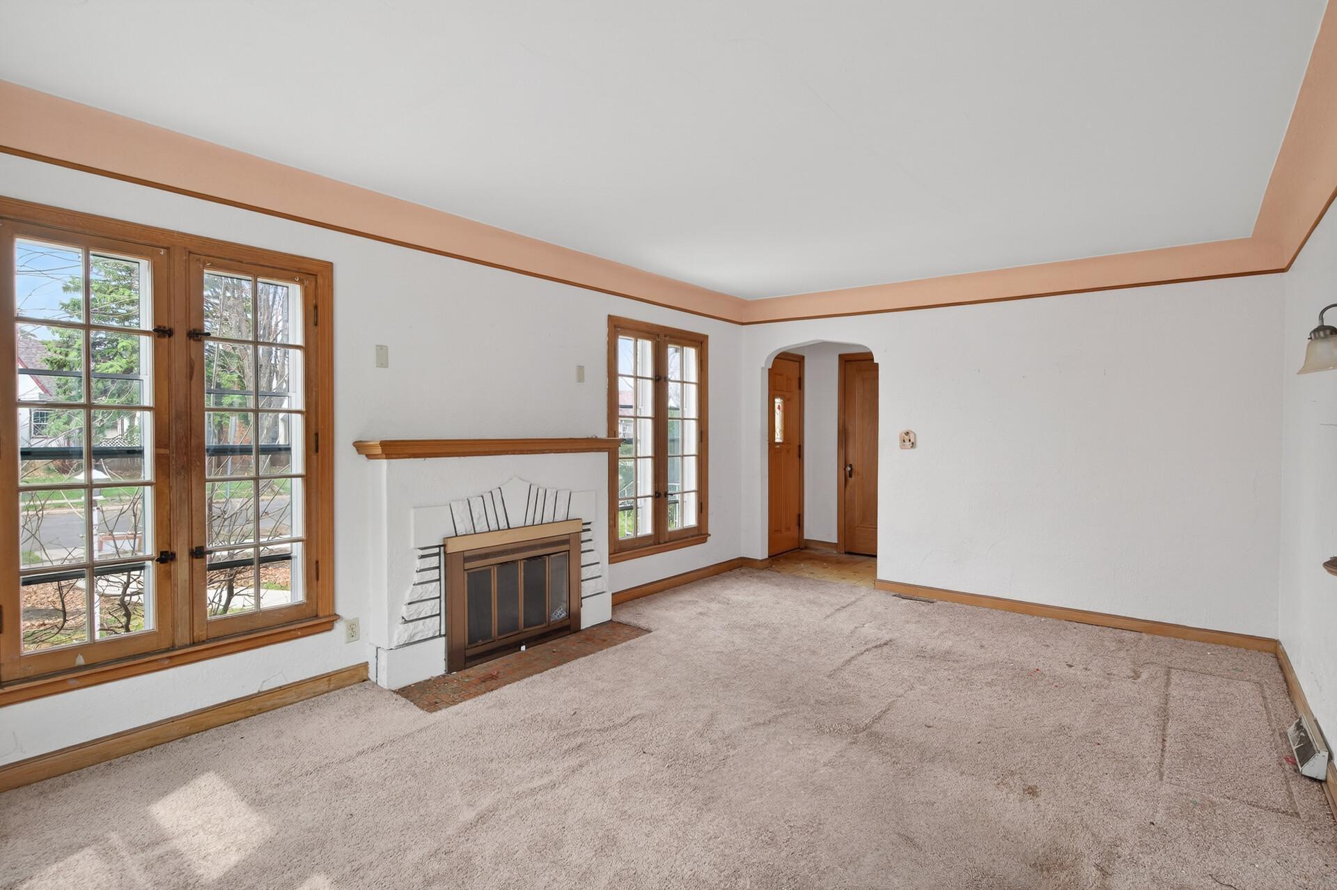 4537 Columbus Avenue