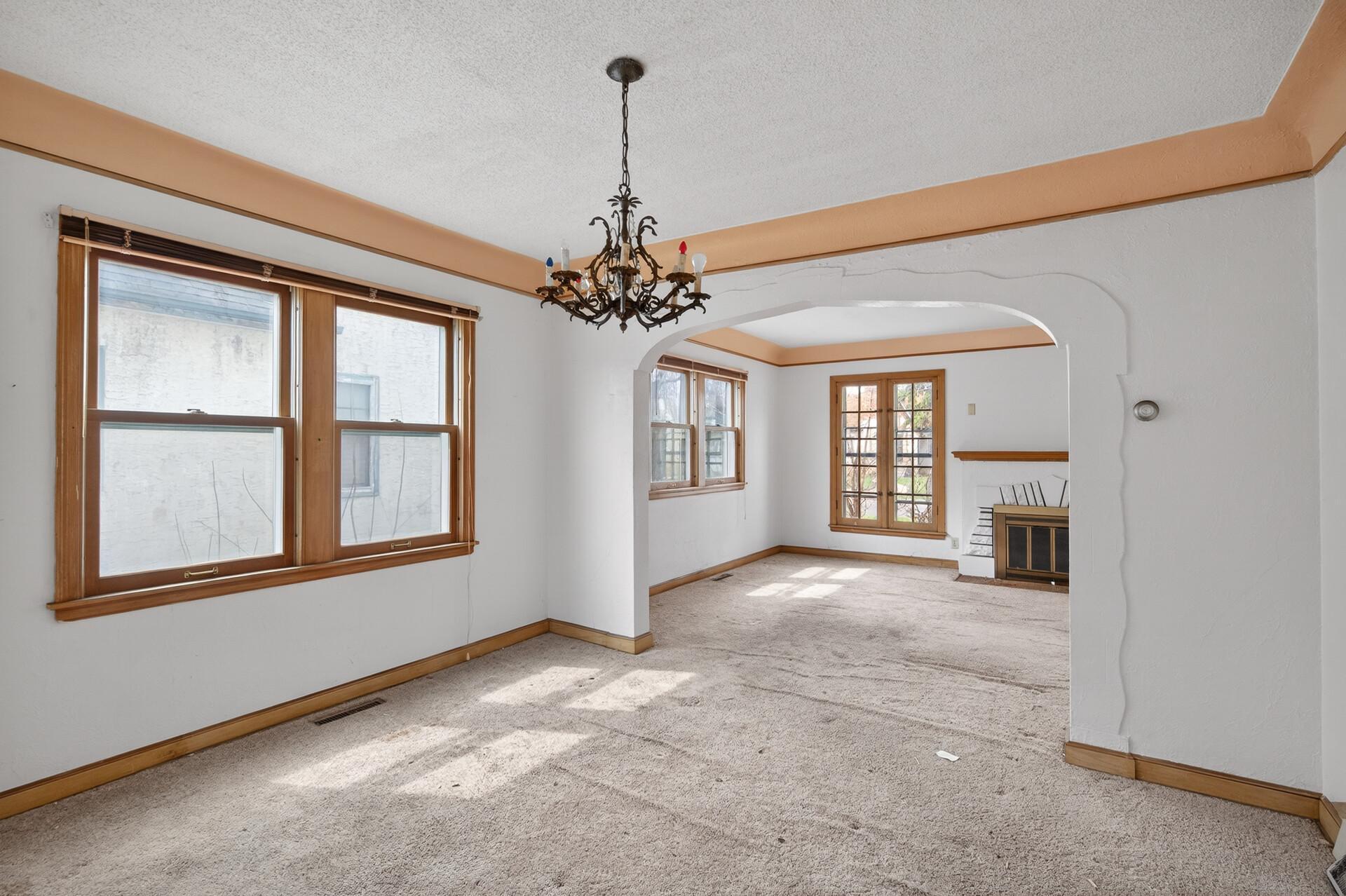 4537 Columbus Avenue