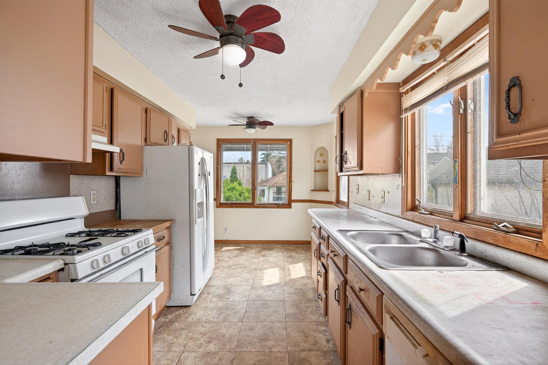 4537 Columbus Avenue