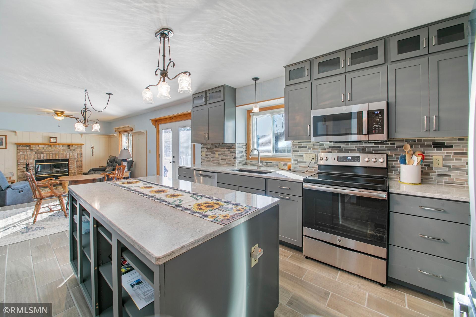 2610 Hydram Avenue N