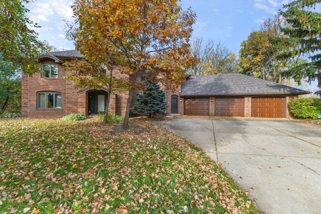 Photo of 9581 Oxborough Curve, Bloomington, MN 55437 (MLS # 7121217)