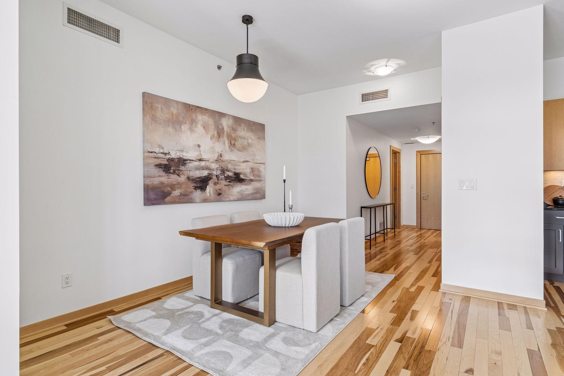 215 10th Avenue S 707