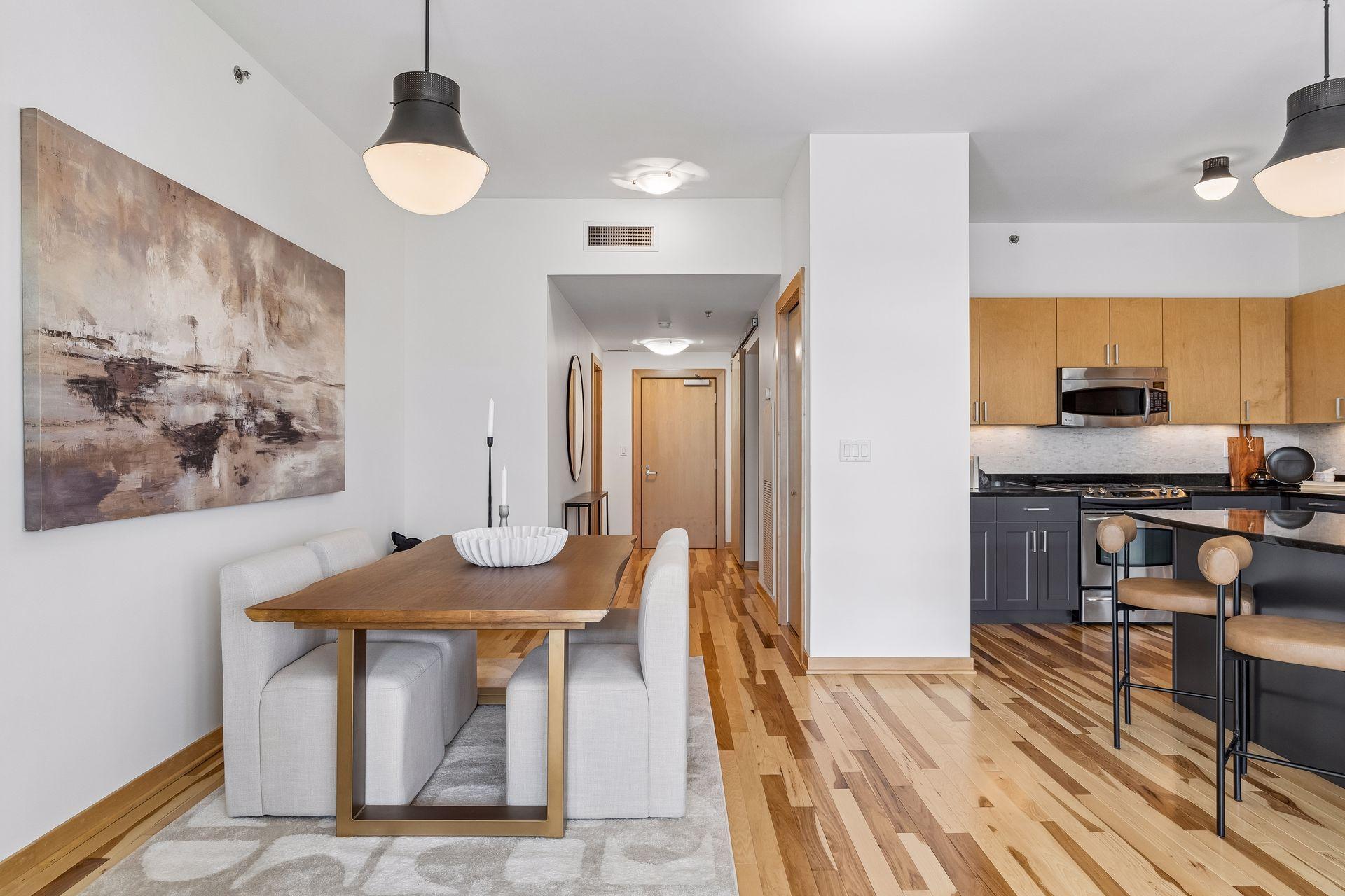 215 10th Avenue S 707