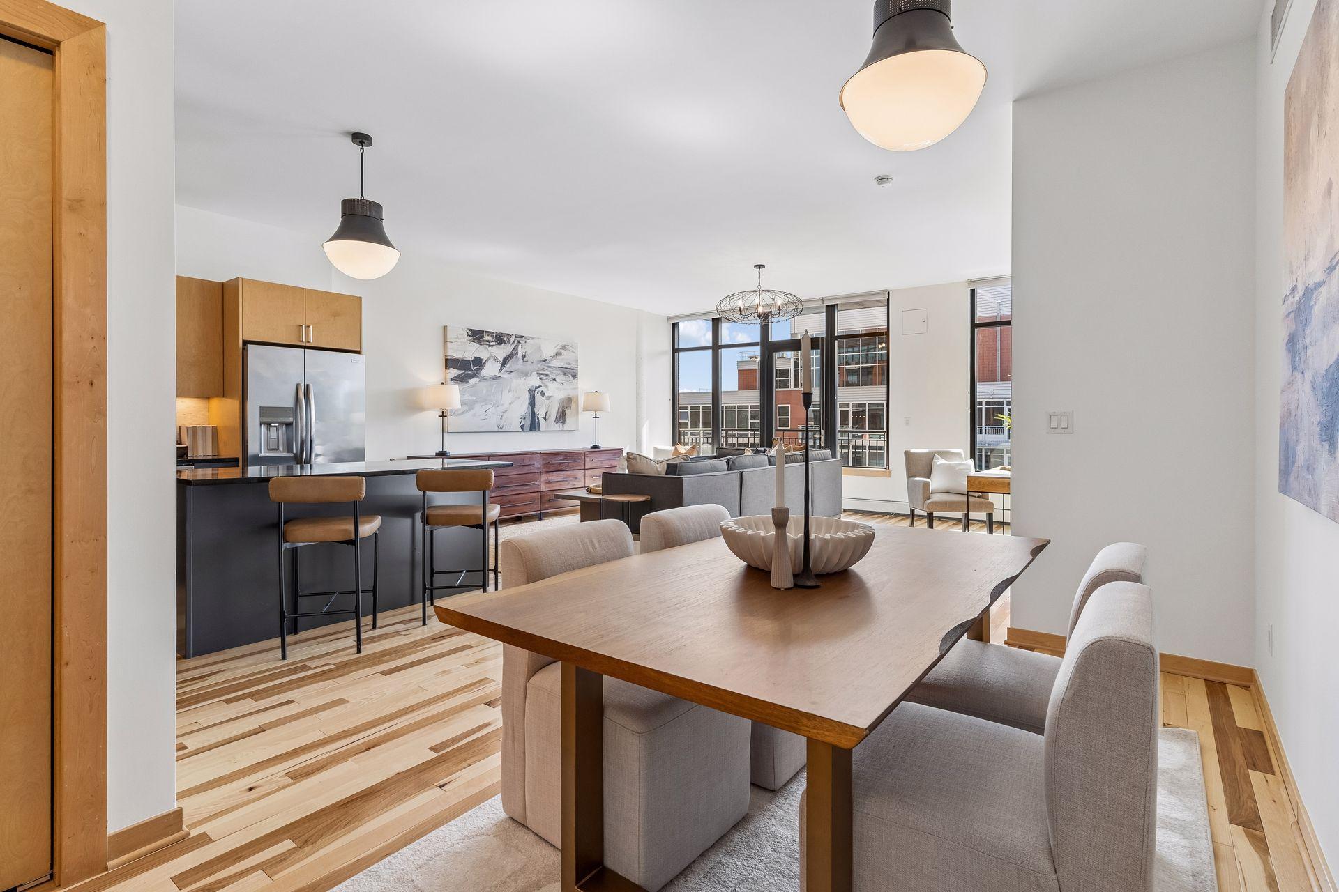 215 10th Avenue S 707