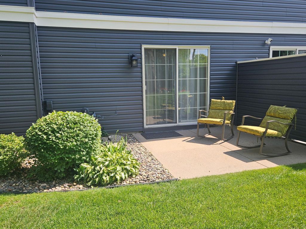 Photo of 1755 Donegal Drive #4, Woodbury, MN 55125 (MLS # 7106892)