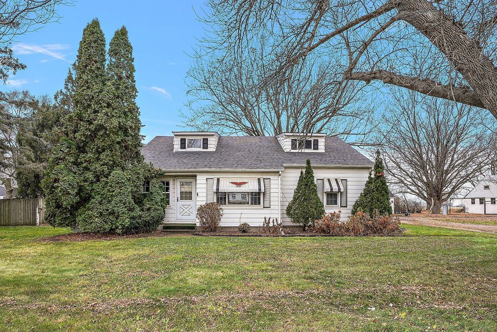 Photo of 15717 Clayton Avenue E, Rosemount, MN 55068 (MLS # 7008890)