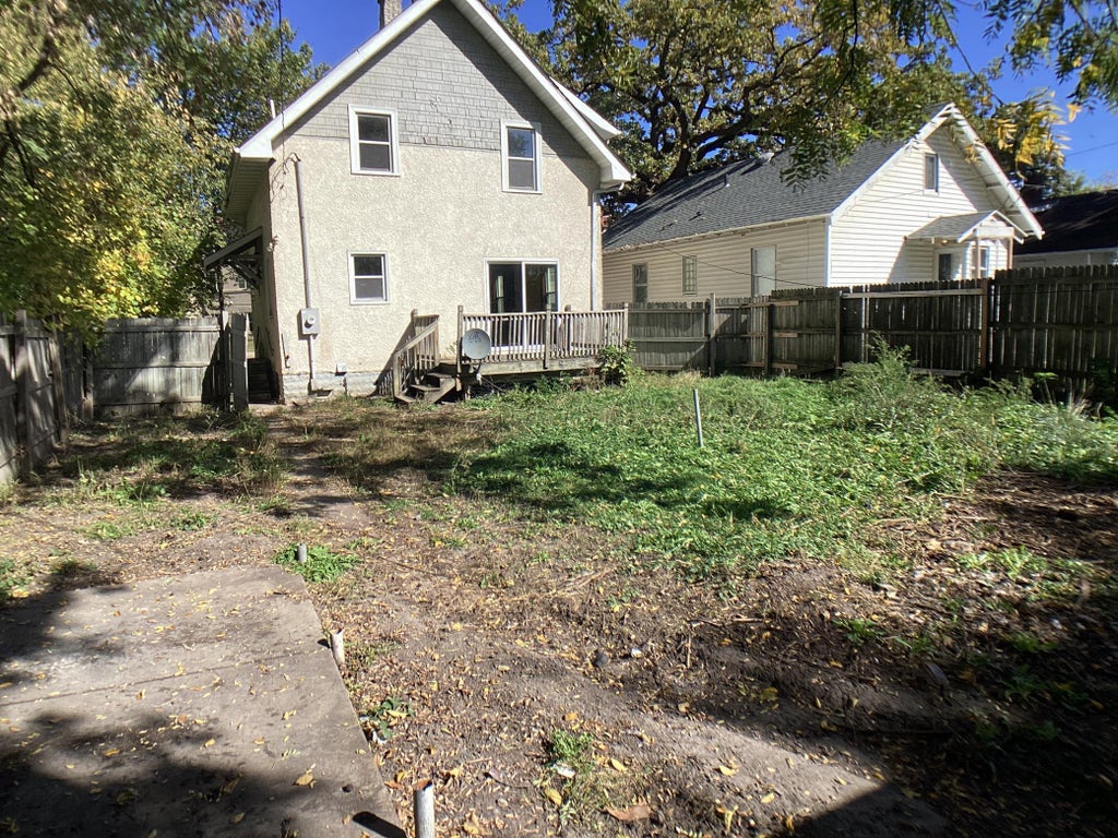 Photo of 2319 W Broadway Avenue, Minneapolis, MN 55411 (MLS # 7158273)
