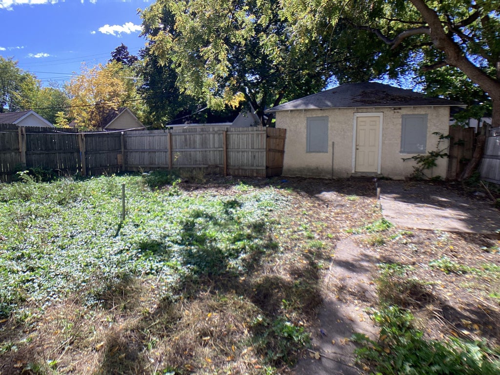 Photo of 2319 W Broadway Avenue, Minneapolis, MN 55411 (MLS # 7158273)