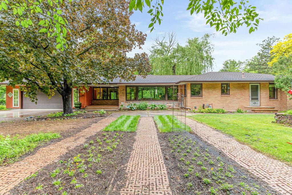 Photo of 2217 Oakview Lane N, Plymouth, MN 55441 (MLS # 7019769)