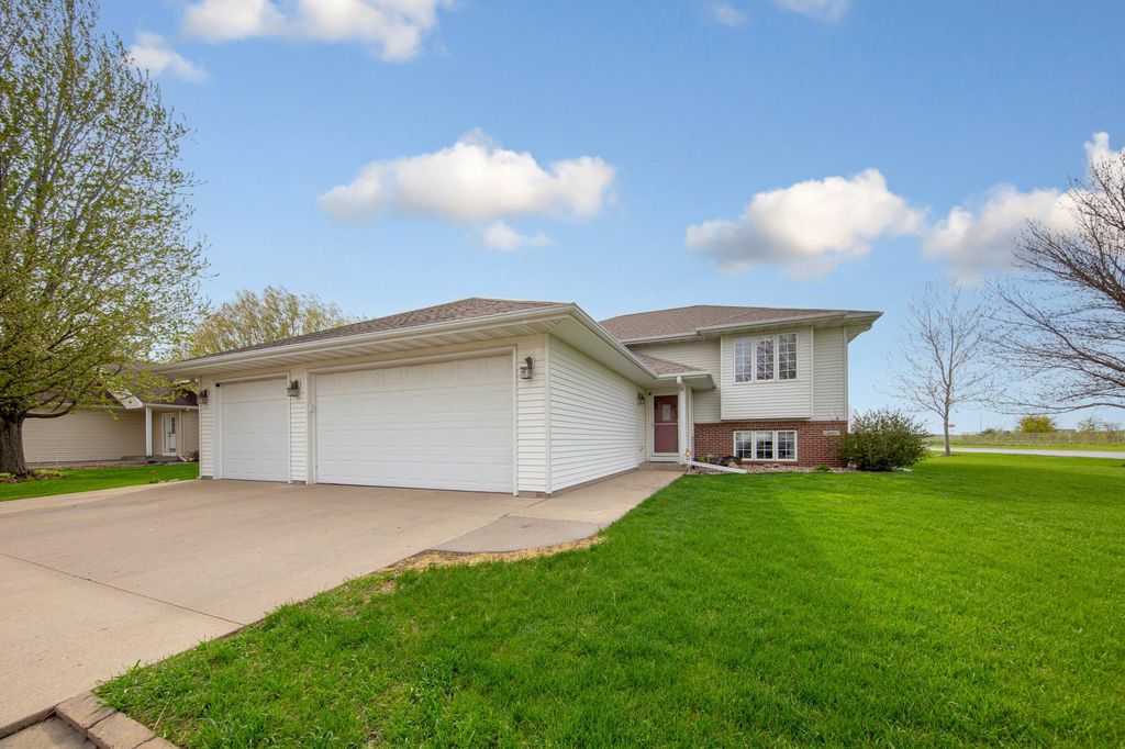 Photo of 2101 Red Tail Lane, North Mankato, MN 56003 (MLS # 7064682)